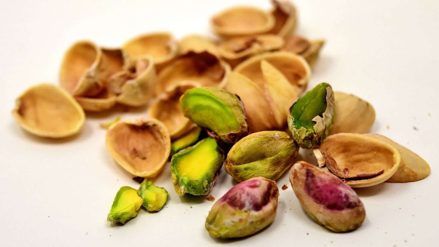 Premium Pistachios – Naturally Sun-Dried & Handpicked from Trusted Sources