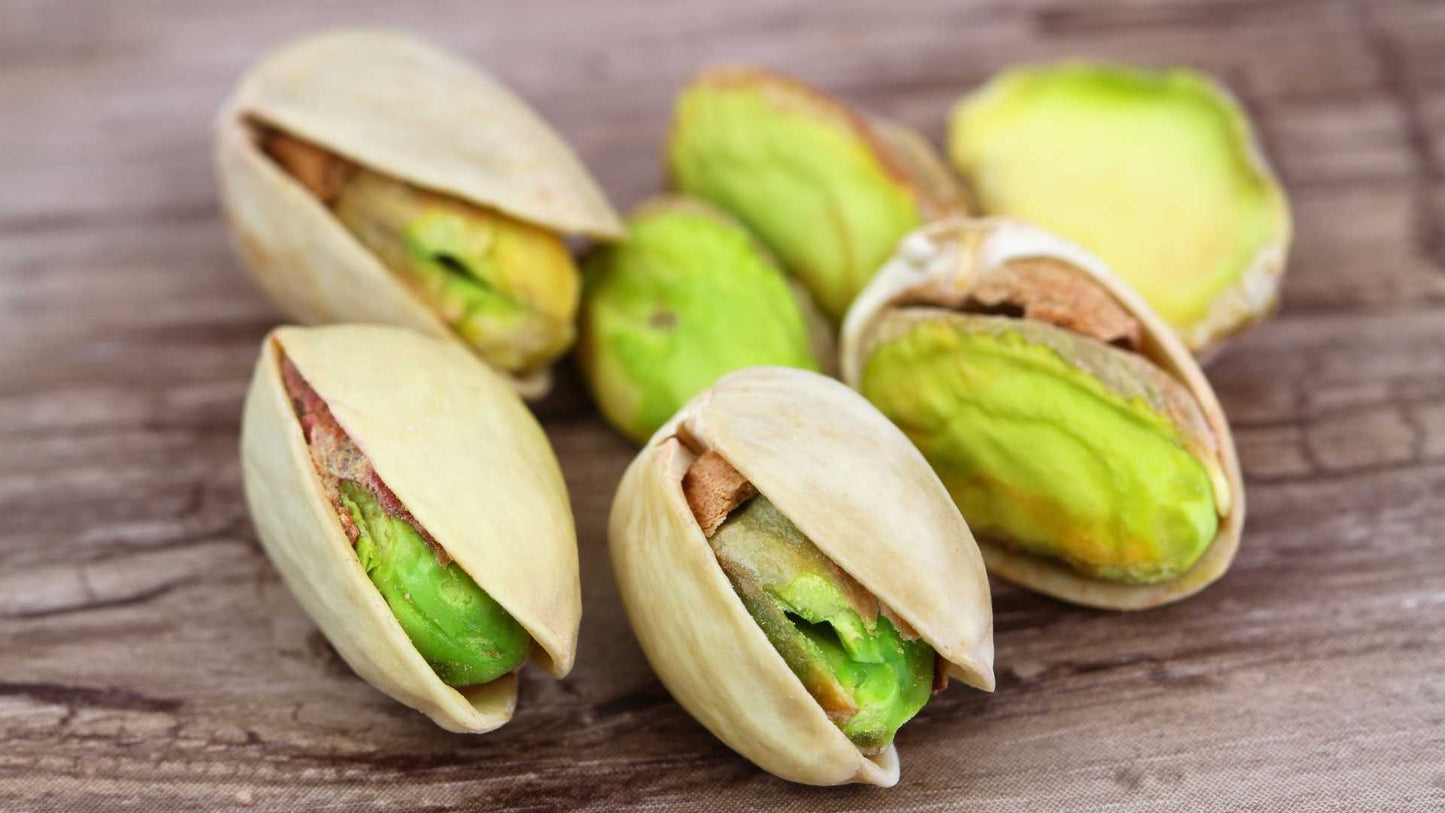 Premium Pistachios – Naturally Sun-Dried & Handpicked from Trusted Sources